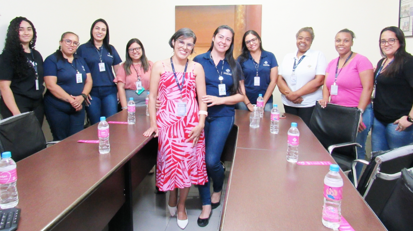 Transporte Excelsior promove palestra sobre o Outubro Rosa na busca pelo apoio às mulheres